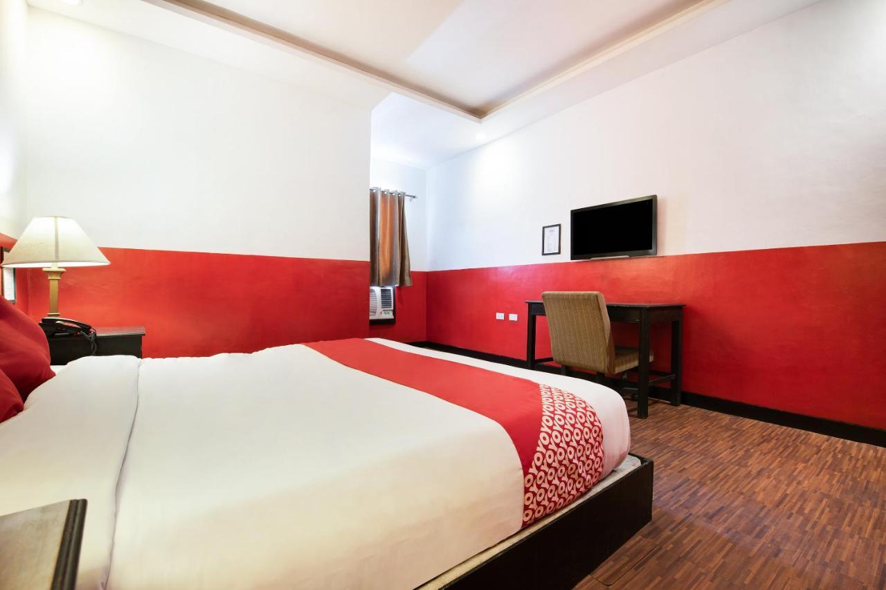 Oyo 432 Diamondwood Hotel Angeles Exterior photo